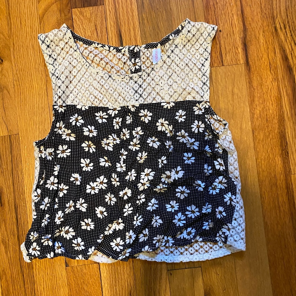 Cute floral top with button up back